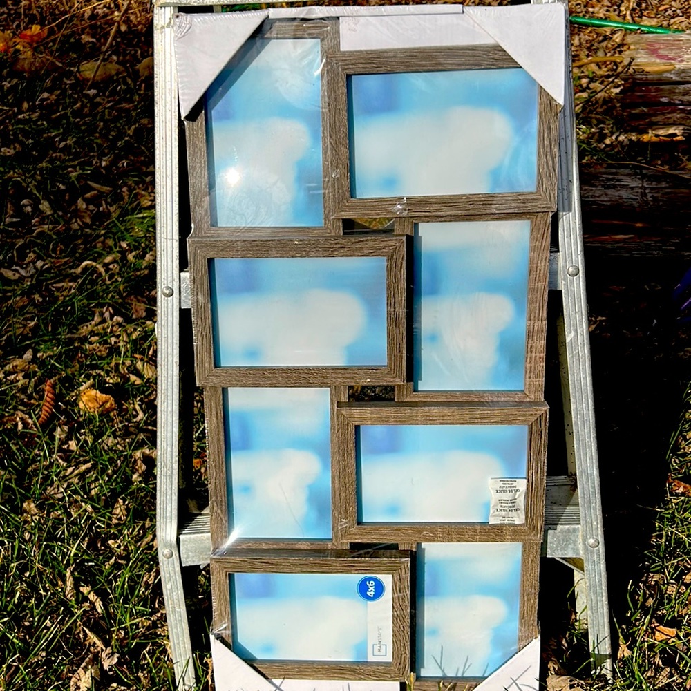 Picture frames wall unit